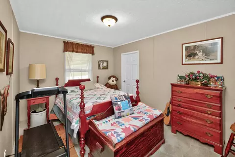Bedroom - 569 Bethany Rd, Campton, KY 41301 photo 2 of 5