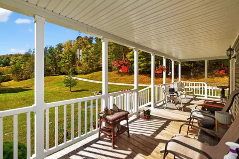 569 Bethany Rd, Campton, KY 41301