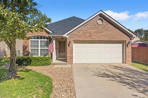 249 Fairgrounds Dr, Lexington, KY 40516
