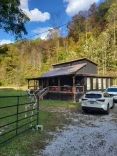 2810 Ogden Vest Rd, Hindman, KY 41822