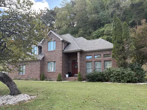 194 Meadowview Ln, Pikeville, KY 41501
