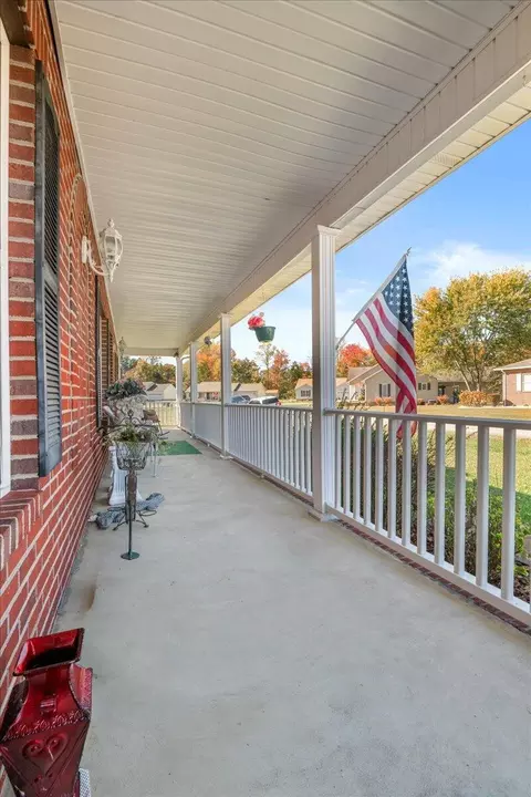 Exterior - 36 Fieldstone Dr, Corbin, KY 40701 photo 8 of 11