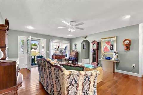 Entry Way - 36 Fieldstone Dr, Corbin, KY 40701 photo 3 of 7