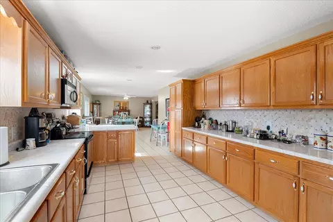 Kitchen - 36 Fieldstone Dr, Corbin, KY 40701 photo 5 of 5