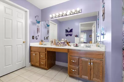 Bath - 36 Fieldstone Dr, Corbin, KY 40701 photo 1 of 4