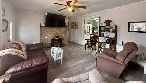 Living - 54 Everett Ball Rd, Pine Knot, KY 42635 photo 3 of 4