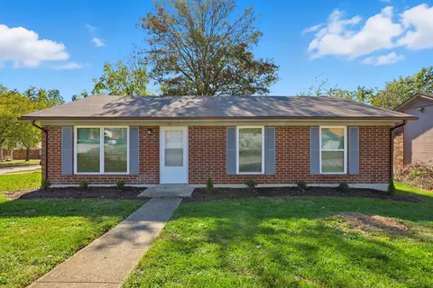 3485 Featheridge Dr, Lexington, KY 40515