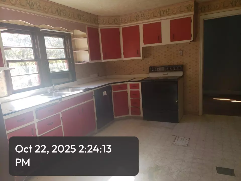 Kitchen - 232 Crank Rd, Tyner, KY 40486 photo 1 of 2