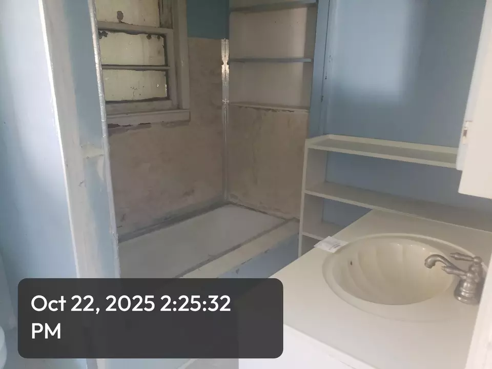 Bath - 232 Crank Rd, Tyner, KY 40486 photo 2 of 3