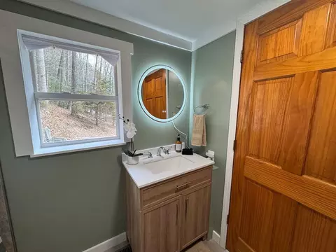 Bath - 9 Lloyd Ln, Stanton, KY 40380 photo 1 of 5