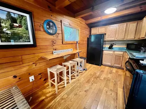 Kitchen - 9 Lloyd Ln, Stanton, KY 40380 photo 2 of 2