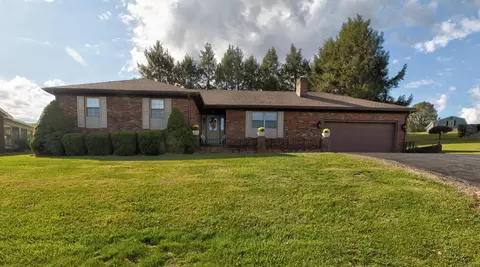 607 Springview Ct, Mount Sterling, KY 40353