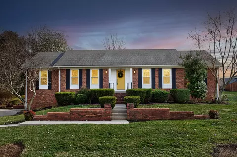 123 Man O War Dr, Danville, KY 40422