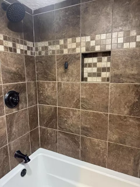 Bath - 2003 Kentucky Ave, Jackson, KY 41339 photo 2 of 4