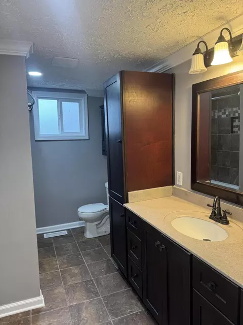 Bath - 2003 Kentucky Ave, Jackson, KY 41339 photo 1 of 4