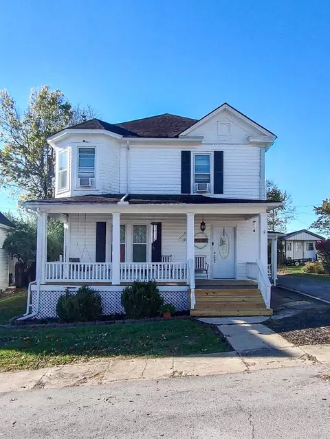 127 Mills Ave, Flemingsburg, KY 41041