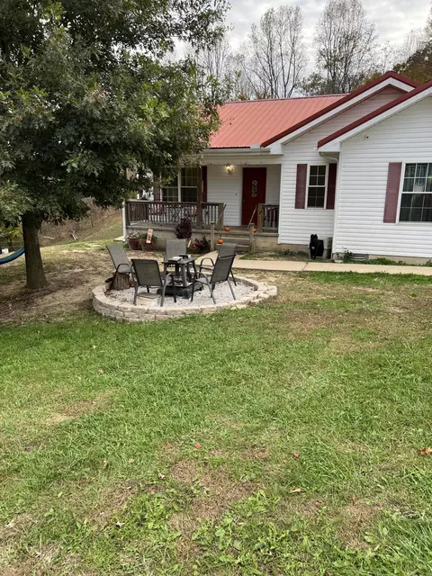 27 Maple Lick Subdivision Rd, Booneville, KY 41314