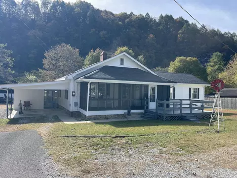 5014 Hwy 987 Brownies, Calvin, KY 40813