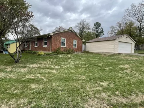 3744 Temple Dr, Lexington, KY 40517