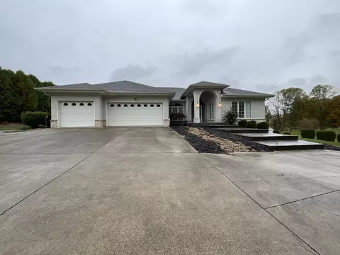 415 Splendor View Dr, Somerset, KY 42503