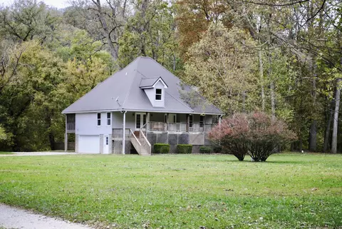 1900 Shore Acres Rd, Frankfort, KY 40601