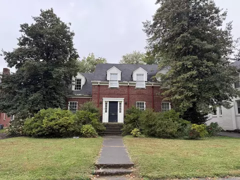 1110 Cooper Rd, Lexington, KY 40502
