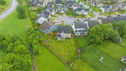 1137 Haddrell Pt, Lexington, KY 40509
