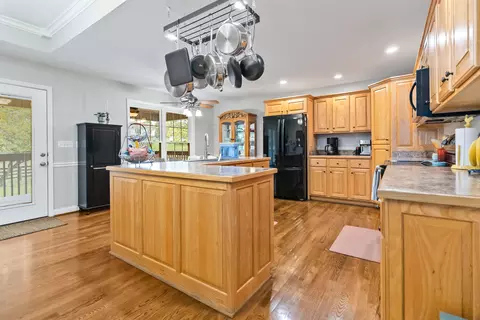 Kitchen - 140 Easy St, Lancaster, KY 40444 photo 2 of 4