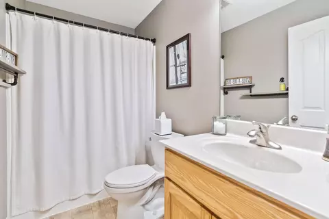 Bath - 140 Easy St, Lancaster, KY 40444 photo 4 of 5