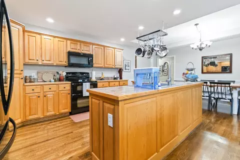 Kitchen - 140 Easy St, Lancaster, KY 40444 photo 4 of 4