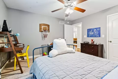 Bedroom - 140 Easy St, Lancaster, KY 40444 photo 5 of 9