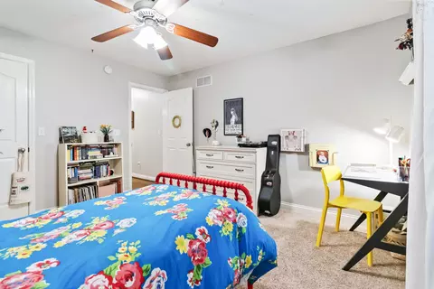 Bedroom - 140 Easy St, Lancaster, KY 40444 photo 7 of 9
