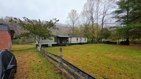 5939 Ky-66, Big Creek, KY 40914
