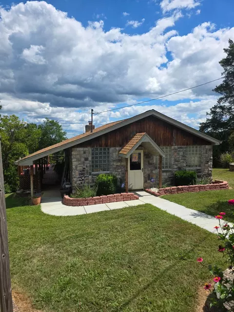 220 Leon Blvd, Williamstown, KY 41097