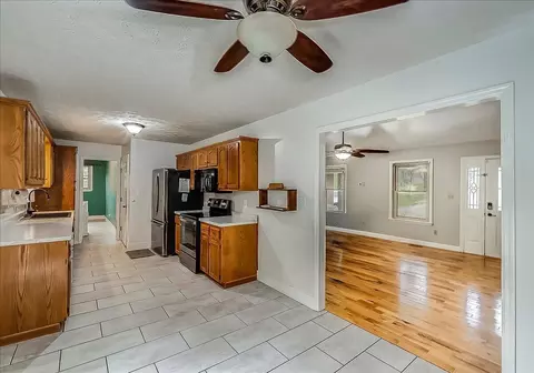 Entry Way - 156 Tremont Dr, Berea, KY 40403 photo 1 of 2