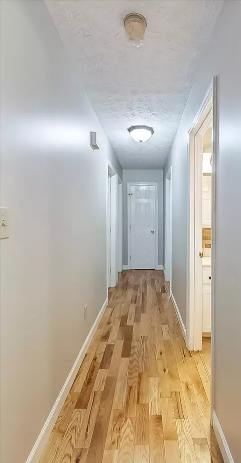 Entry Way - 156 Tremont Dr, Berea, KY 40403 photo 2 of 2