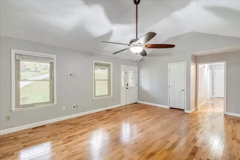Living - 156 Tremont Dr, Berea, KY 40403 photo 1 of 3
