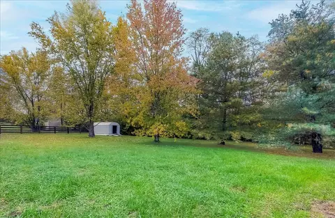 Exterior - 156 Tremont Dr, Berea, KY 40403 photo 7 of 7