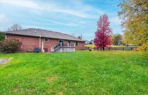 Exterior - 156 Tremont Dr, Berea, KY 40403 photo 4 of 7