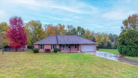 Exterior - 156 Tremont Dr, Berea, KY 40403 photo 2 of 7