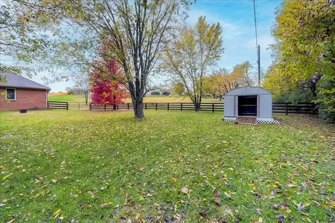 Exterior - 156 Tremont Dr, Berea, KY 40403 photo 6 of 7