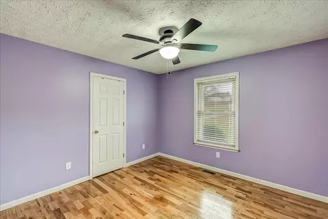 Bedroom - 156 Tremont Dr, Berea, KY 40403 photo 2 of 7