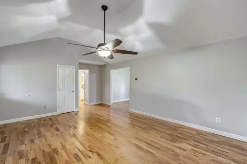 Living - 156 Tremont Dr, Berea, KY 40403 photo 3 of 3