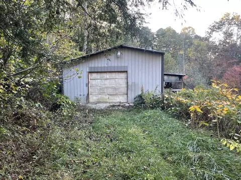 Exterior - 249 Garland Rd, Strunk, KY 42649 photo 4 of 8