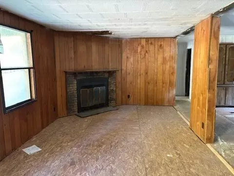 Living - 214 Silk Stocking Loop, Van Lear, KY 41265 photo 1 of 2