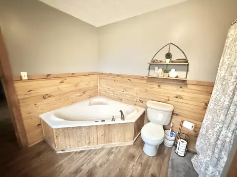 Bath - 87 Old Mill Rd, Pine Knot, KY 42635 photo 1 of 2