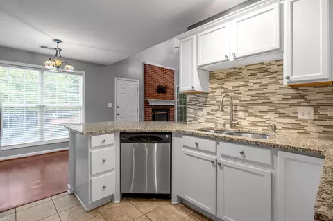 Kitchen - 146 Hemingway Pl, Georgetown, KY 40324 photo 3 of 7