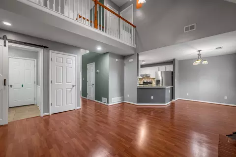 Living - 146 Hemingway Pl, Georgetown, KY 40324 photo 6 of 8