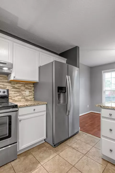 Kitchen - 146 Hemingway Pl, Georgetown, KY 40324 photo 5 of 7