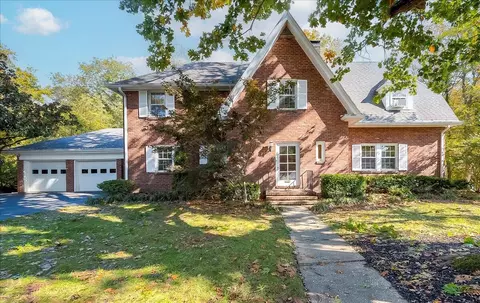 207 Paul Sawyier Dr, Frankfort, KY 40601
